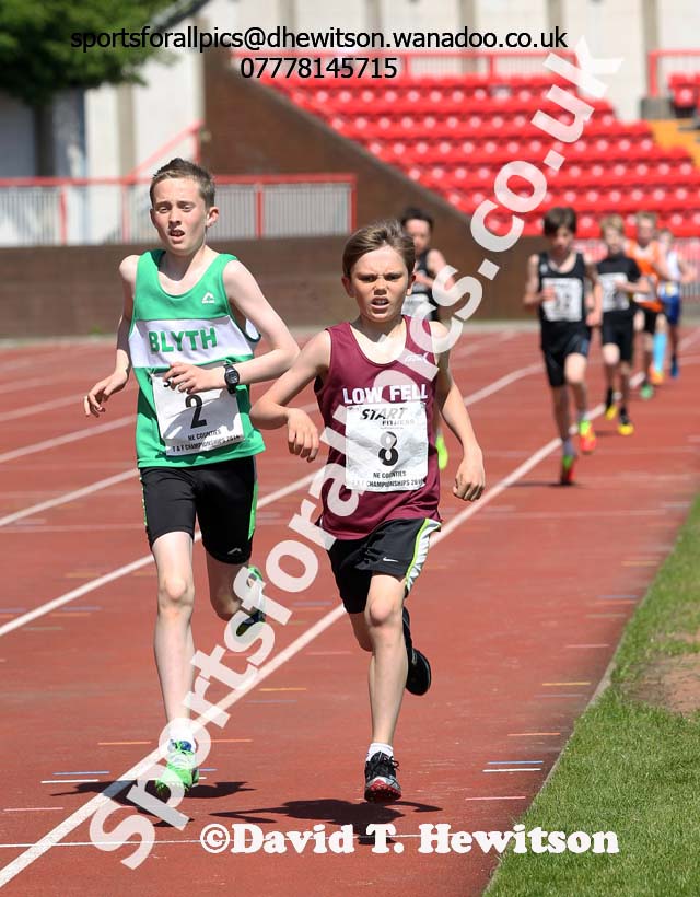 Under-13 boys 1500 metres at the North Eastern Championships, Gateshead International Stadium.  Photos: David T. Hewitson/Sports for All Pics